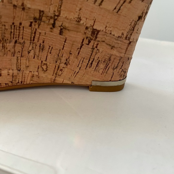 NWOT - gold platform sandals -Aldo size 10 - Picture 6 of 7